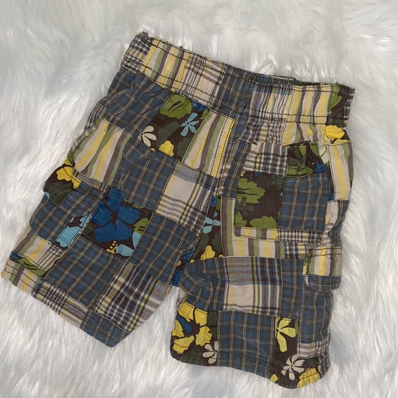 6 pc SET GYMBOREE 🐒 Global Surf boy tops shorts sandals socks 18-24 months - Picture 8 of 13